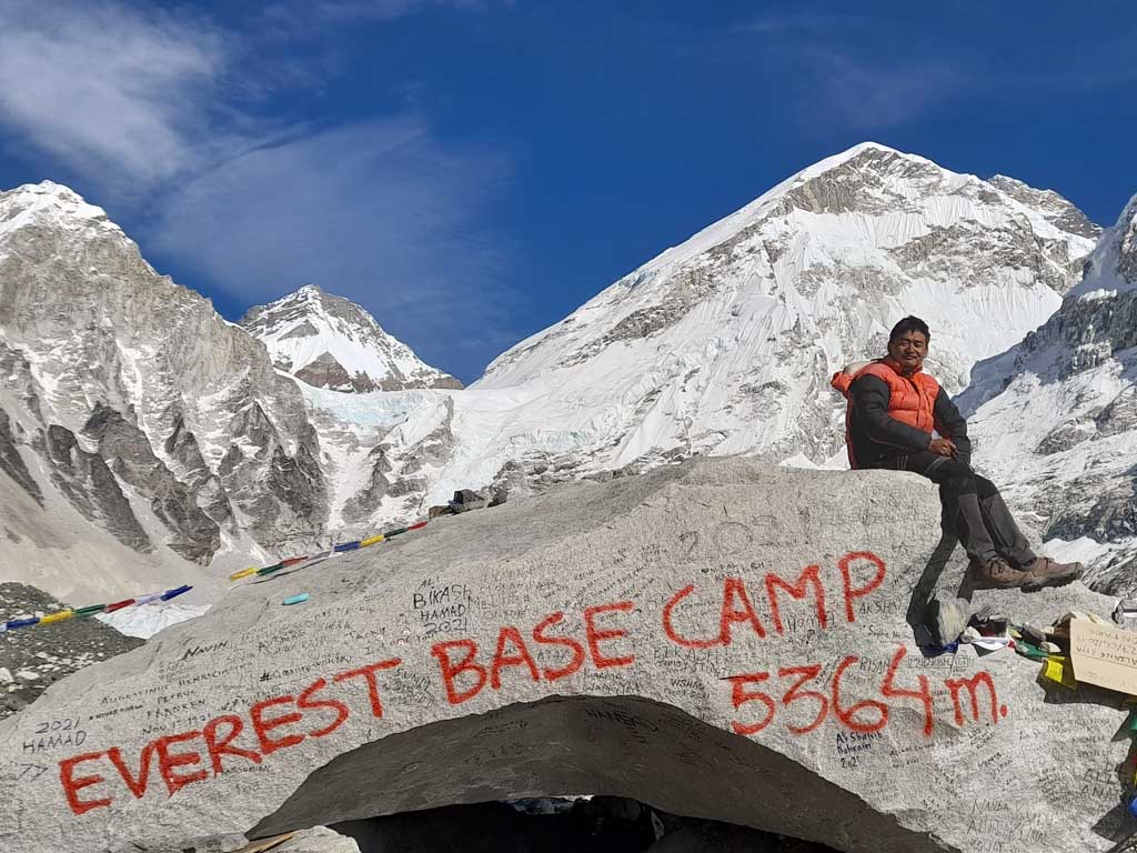 Everest guide